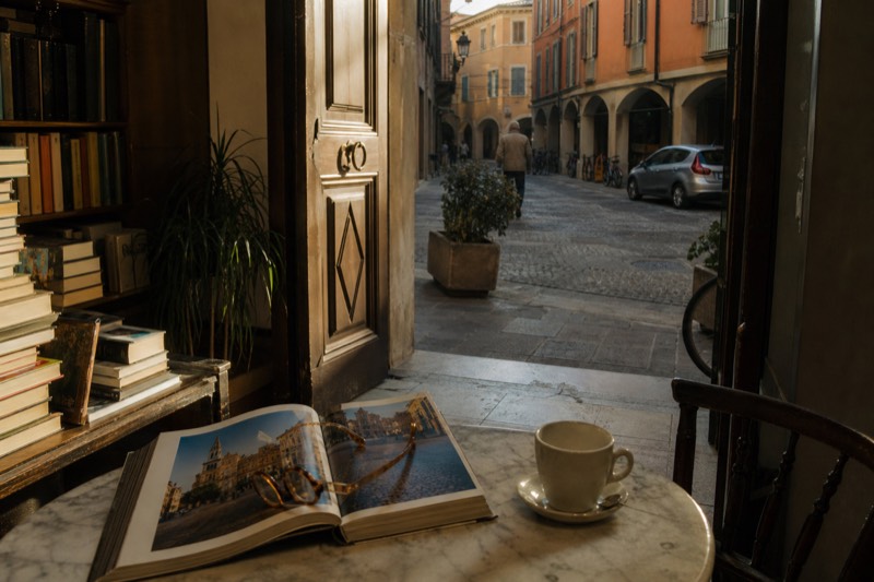 Guides hub image linking to in-depth articles on Modena food culture, balsamic vinegar and local tours